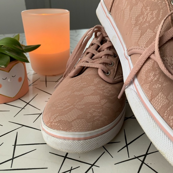 VANS rose lace shoes - Picture 3 of 8